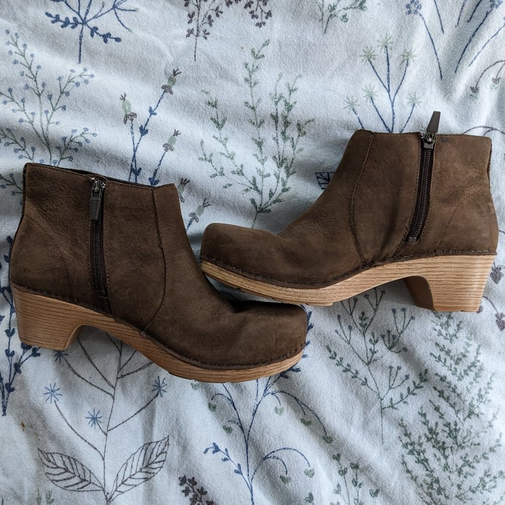 DANSKO Maria Brown Nubuck Suede Clog Boots Size 39